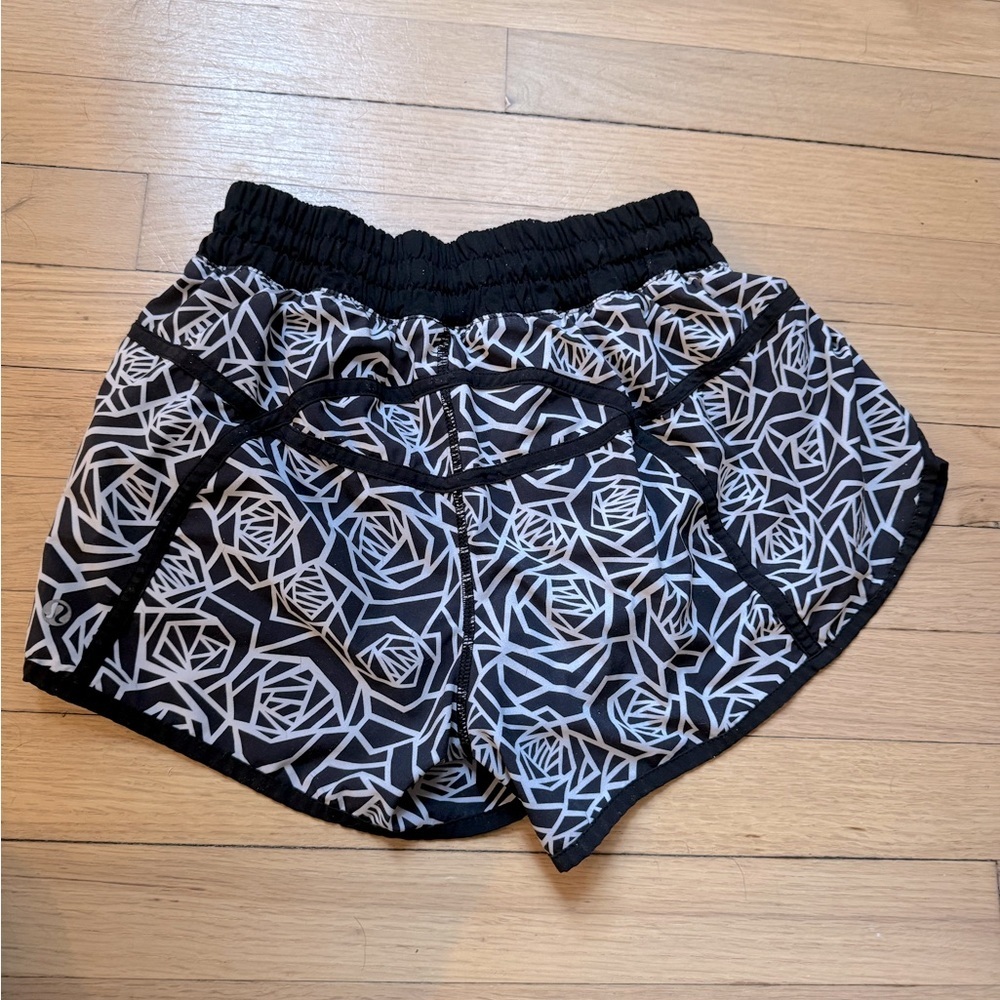 Lululemon Tracker Short - Picture 2 of 4